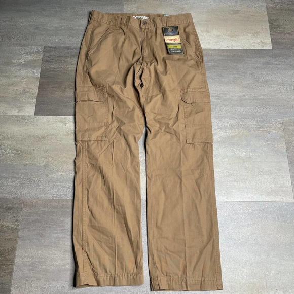 SOLD Wrangler NWT Cargo Pants 32X30 - Picture 1 of 4